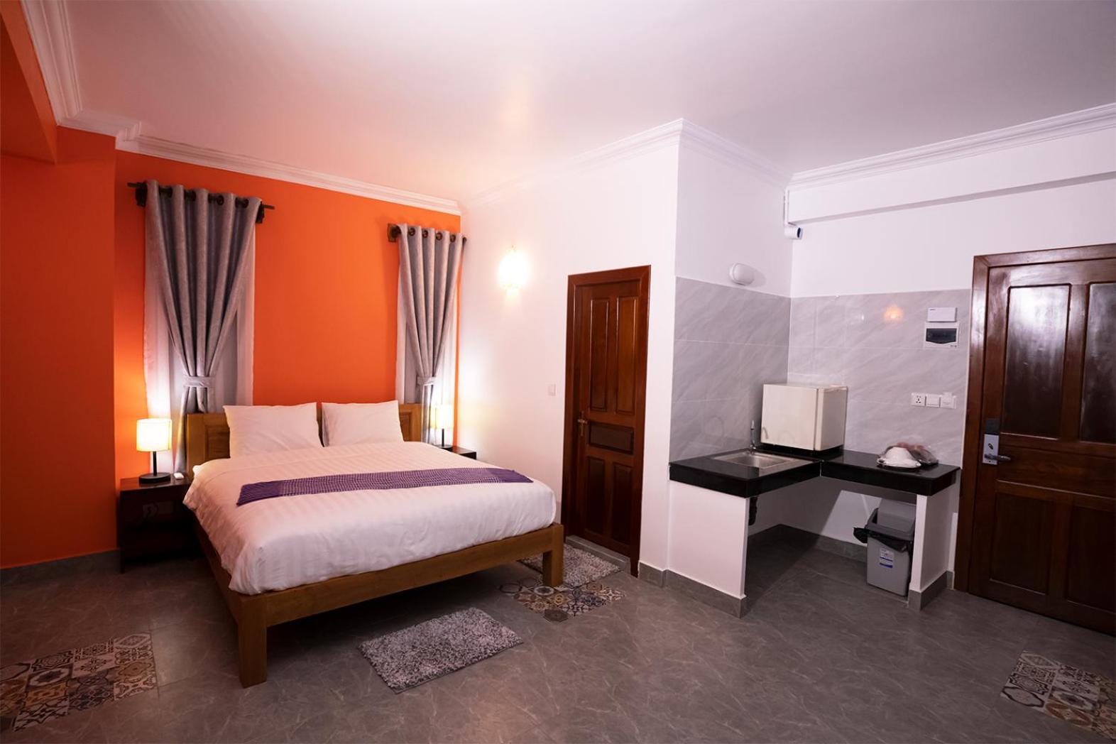 Daun Penh Palace Boutique